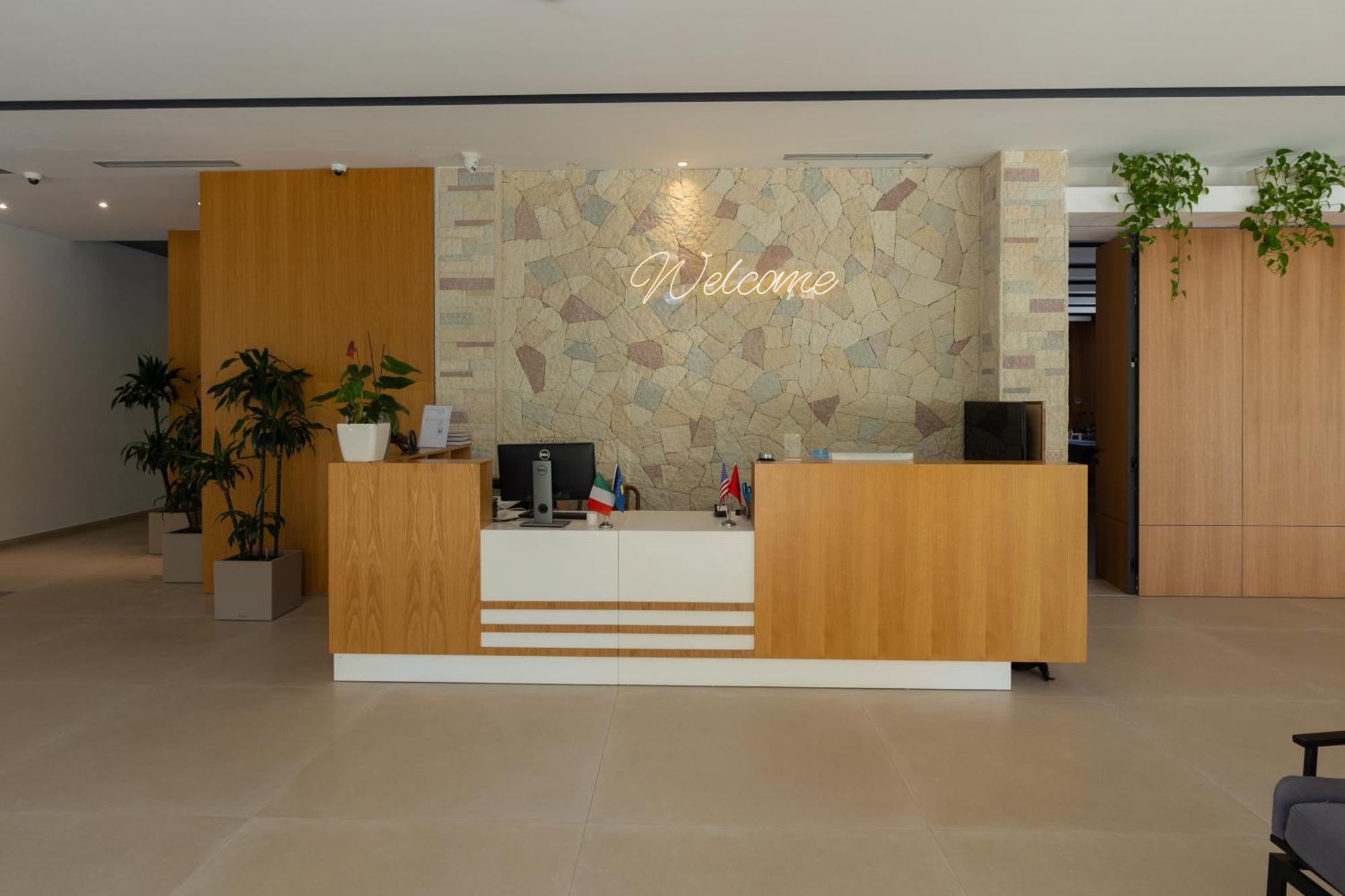 Duka Hotel Vlorë Exterior foto