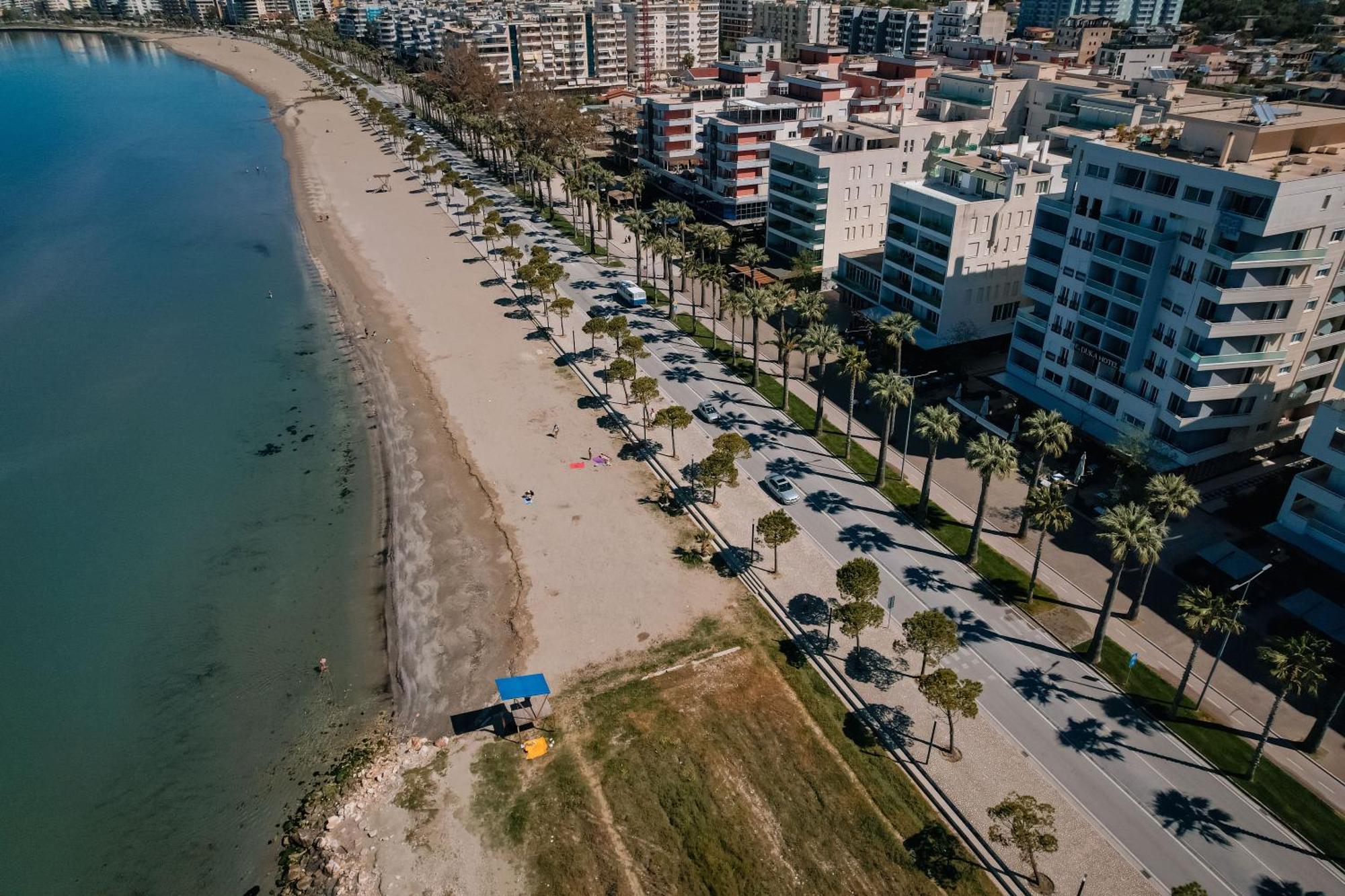 Duka Hotel Vlorë Exterior foto
